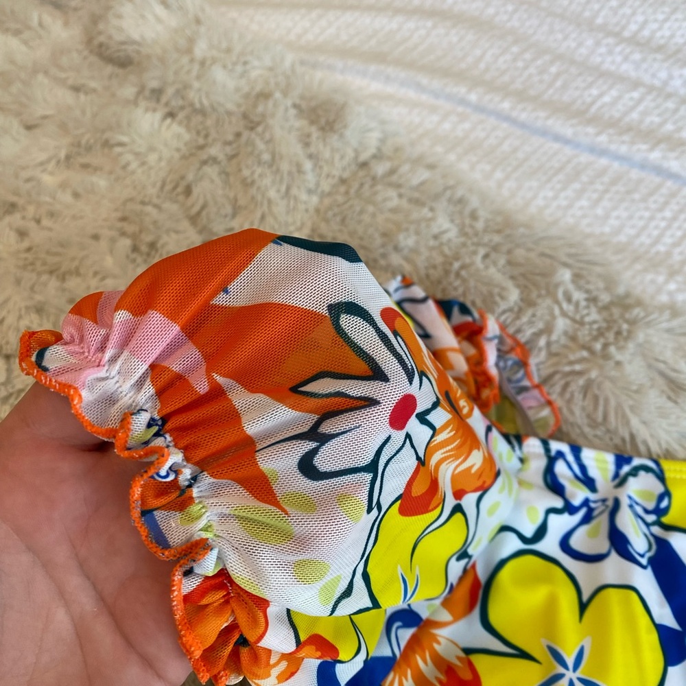 Swimsuit - Picture 4 of 5